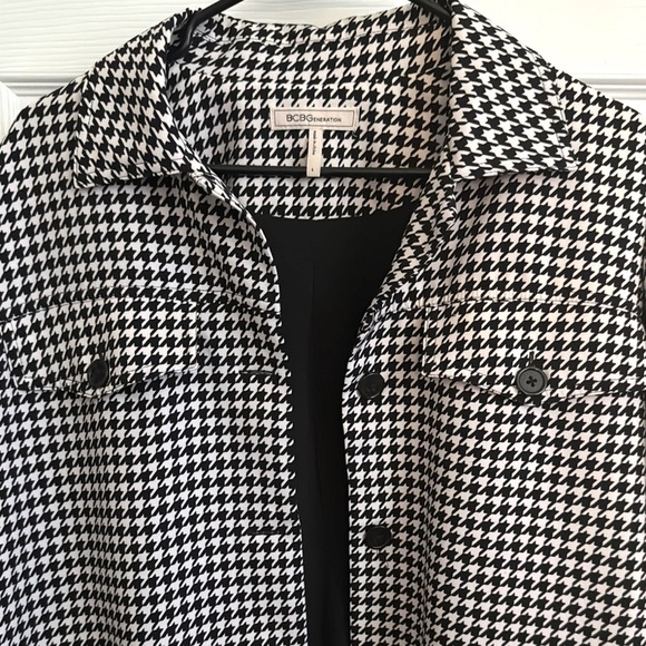 BCBGeneration Houndstooth Shacket - Picture 5 of 8